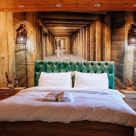 Keshtjella Xhabeqos Hotel Laknas Bagian luar foto