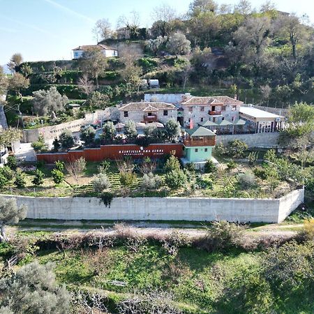 Keshtjella Xhabeqos Hotel Laknas Bagian luar foto