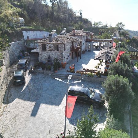 Keshtjella Xhabeqos Hotel Laknas Bagian luar foto