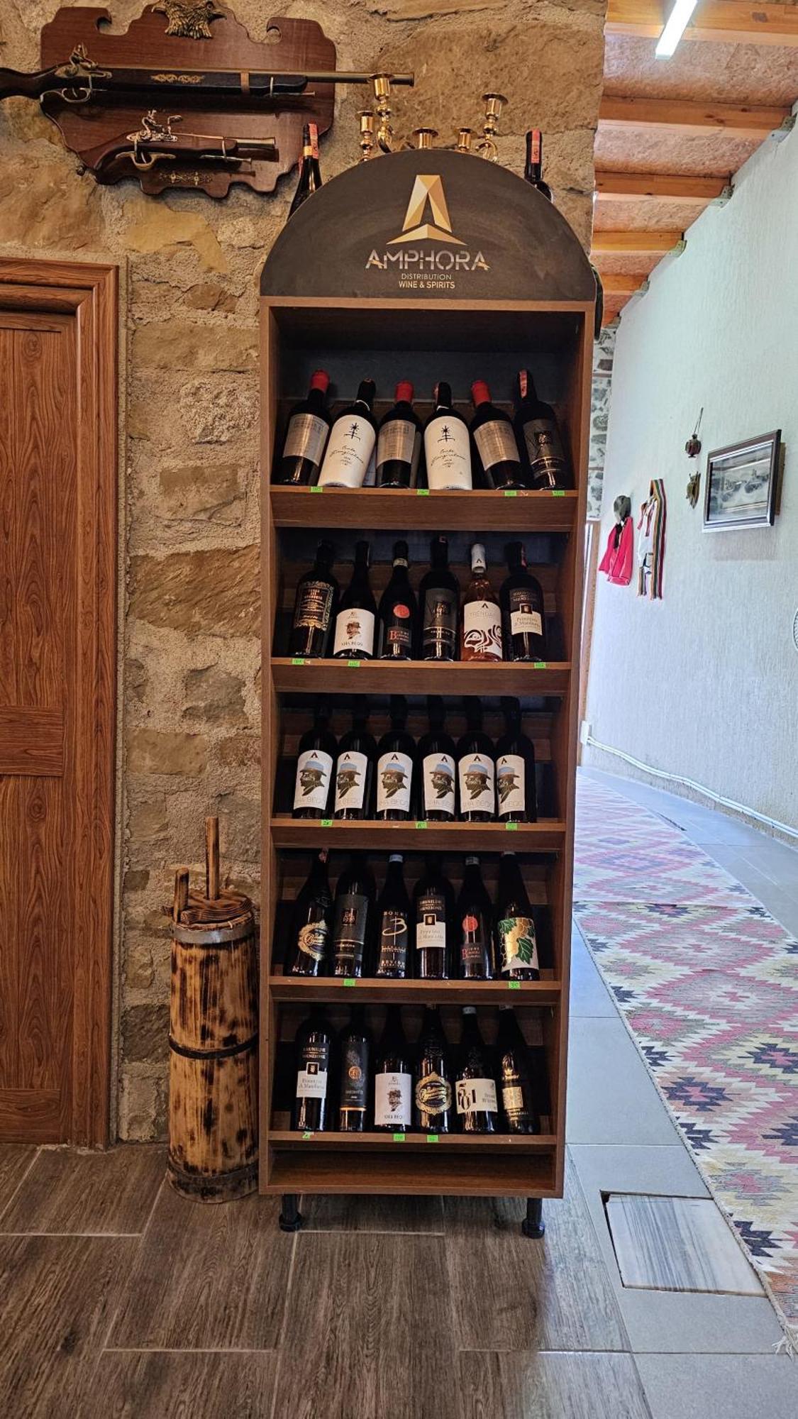 Keshtjella Xhabeqos Hotel Laknas Bagian luar foto
