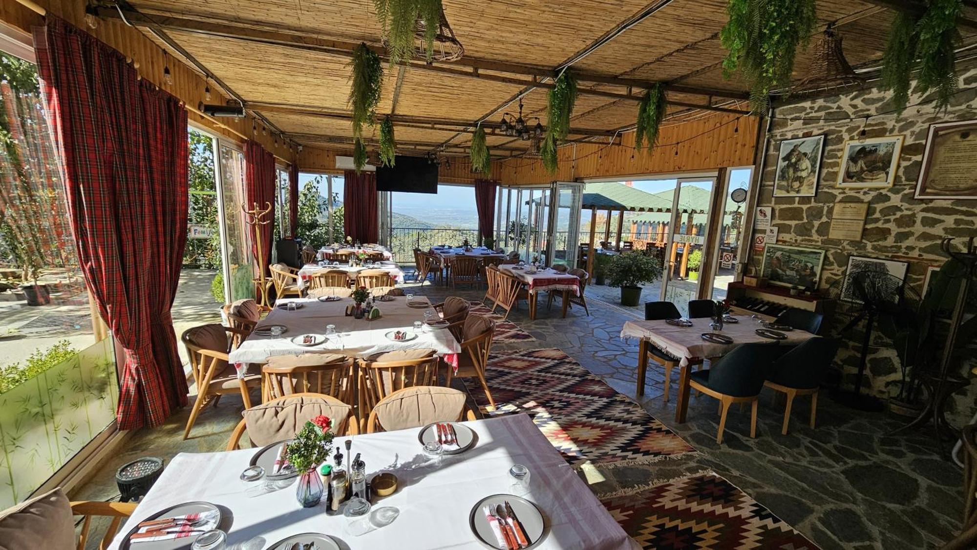 Keshtjella Xhabeqos Hotel Laknas Bagian luar foto