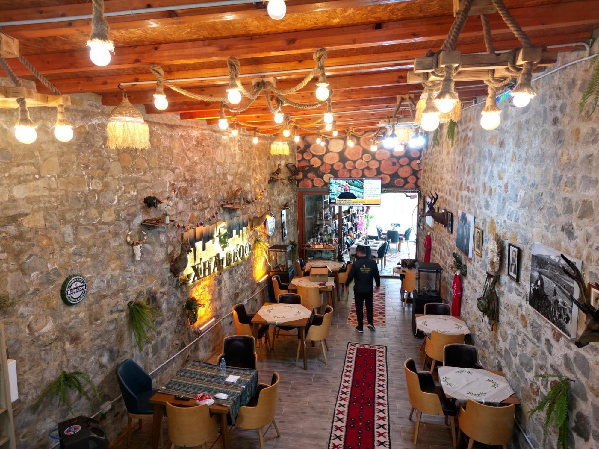 Keshtjella Xhabeqos Hotel Laknas Bagian luar foto