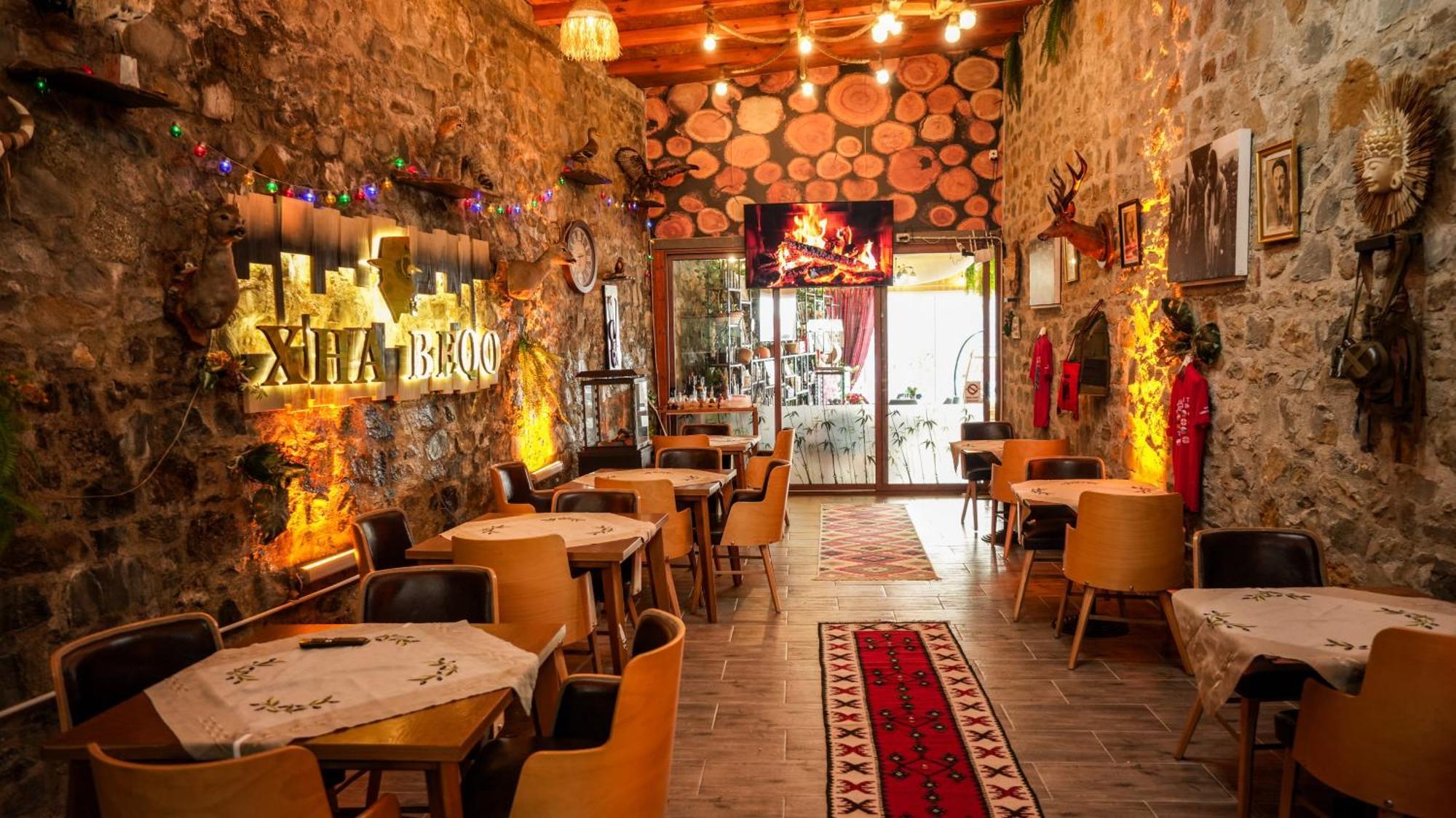 Keshtjella Xhabeqos Hotel Laknas Bagian luar foto