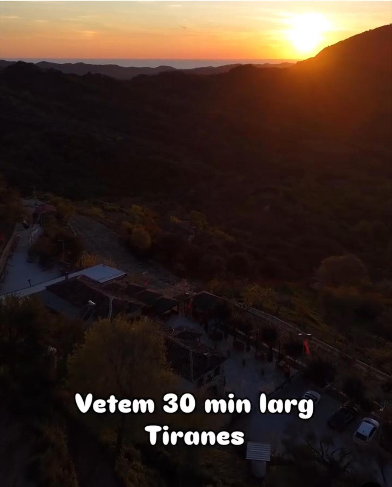 Keshtjella Xhabeqos Hotel Laknas Bagian luar foto